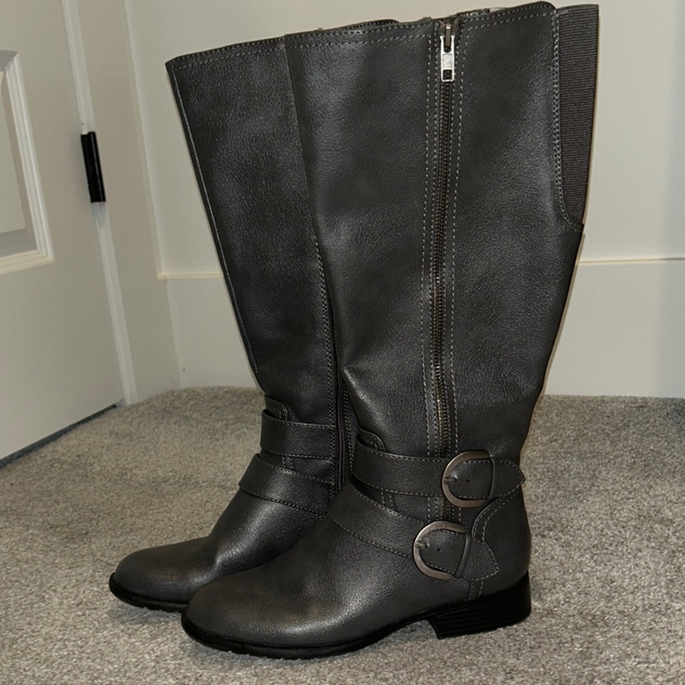 NWOT Lifestride Women's Gray Knee-High Boots with double buckle accent